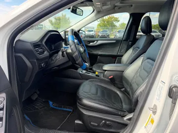 2024 Ford Escape - image 8