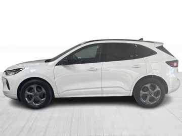 2023 Ford Escape - image 8