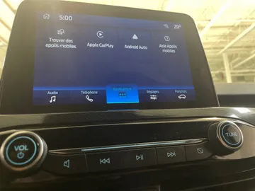 2023 Ford Escape - image 24