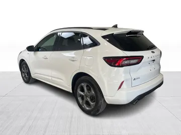 2023 Ford Escape - image 9