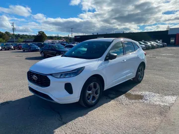 2023 Ford Escape - image 3