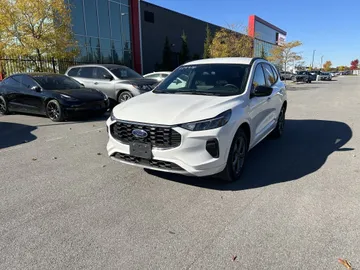 2024 Ford Escape - image 2