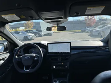 2024 Ford Escape - image 7