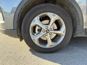 2025 Ford Escape - image 7