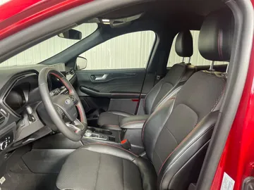 2024 Ford Escape - image 3