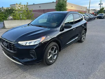 2024 Ford Escape - image 3