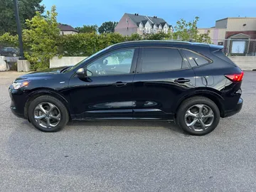 2024 Ford Escape - image 6