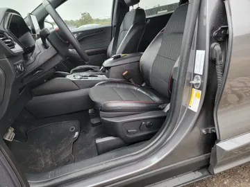 2024 Ford Escape - image 6