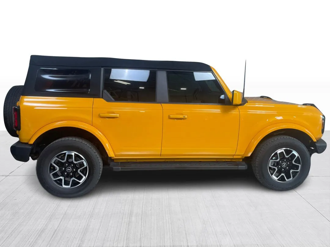 2022 Ford Bronco — photo 2