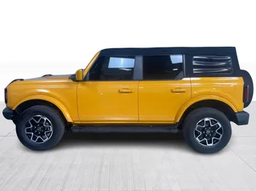 2022 Ford Bronco - image 10