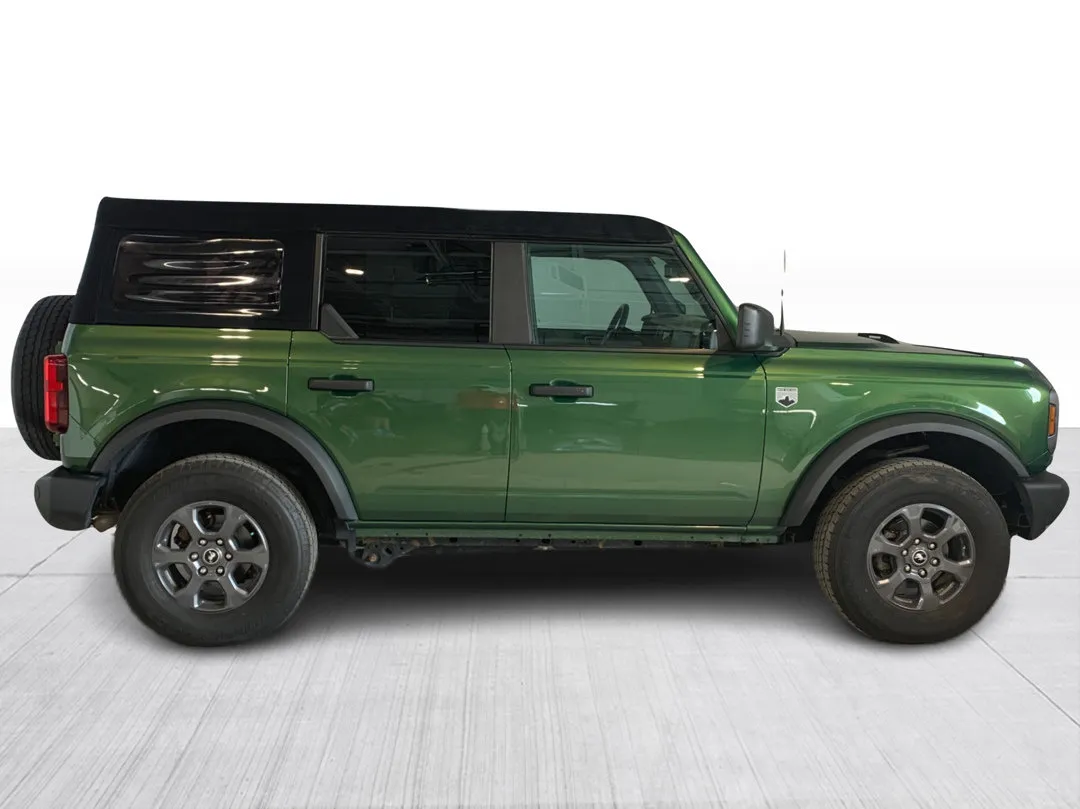 2022 Ford Bronco — photo 2