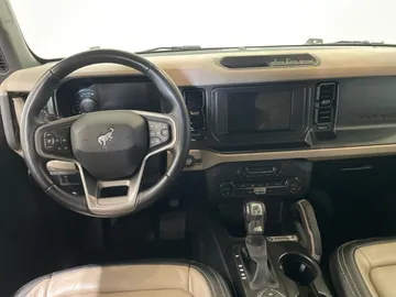2021 Ford Bronco - image 18