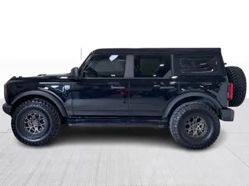 2021 Ford Bronco - image 4