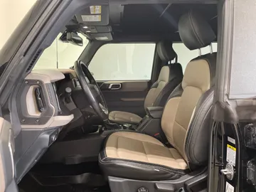 2021 Ford Bronco - image 9