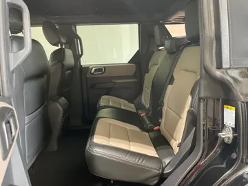 2021 Ford Bronco - image 10
