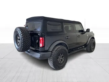 2021 Ford Bronco - image 8