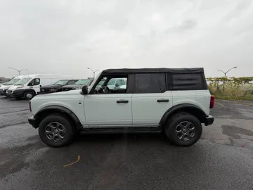 2022 Ford Bronco - image 4