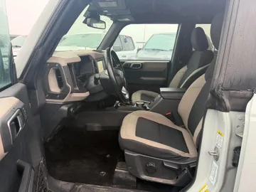 2022 Ford Bronco - image 8