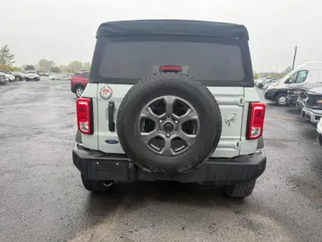 2022 Ford Bronco - image 6
