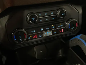 2022 Ford Bronco - image 22