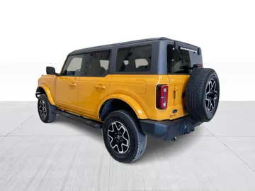 2022 Ford Bronco - image 11