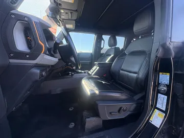 2022 Ford Bronco - image 8