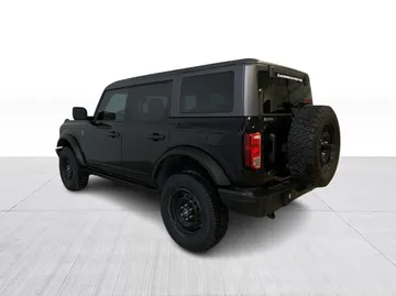 2022 Ford Bronco - image 11