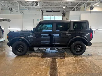 2022 Ford Bronco - image 6