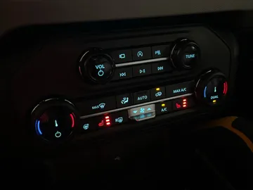 2022 Ford Bronco - image 22
