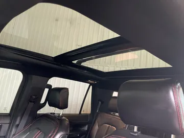 2019 Ford Expedition - image 6