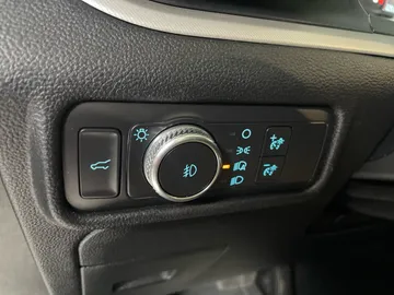 2020 Ford Explorer - image 17