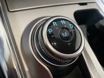 2020 Ford Explorer - image 28