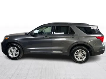 2020 Ford Explorer - image 8