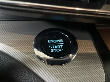 2020 Ford Explorer - image 23