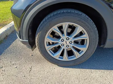 2020 Ford Explorer - image 7