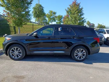 2020 Ford Explorer - image 4