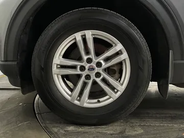 2023 Ford Explorer - image 6