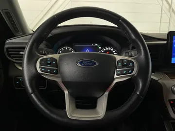 2023 Ford Explorer - image 17