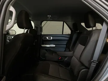 2023 Ford Explorer - image 15