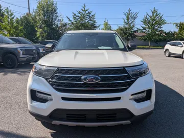 2021 Ford Explorer - image 2