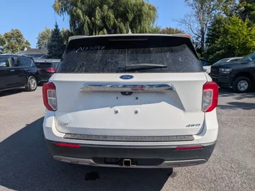 2021 Ford Explorer - image 6