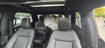 2020 Ford Explorer - image 8