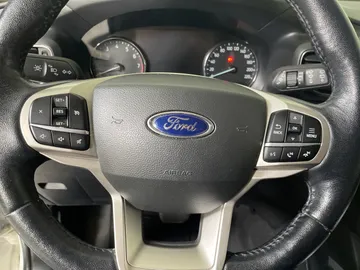 2022 Ford Explorer - image 16