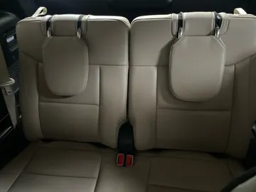 2022 Ford Explorer - image 25
