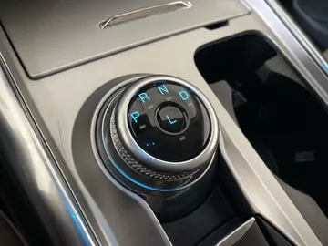 2022 Ford Explorer - image 29