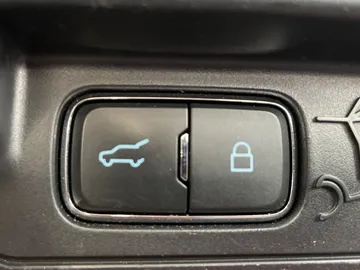 2022 Ford Explorer - image 21