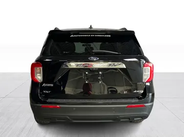 2022 Ford Explorer - image 12