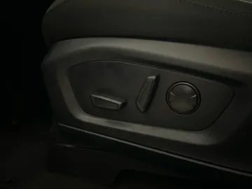 2022 Ford Explorer - image 19
