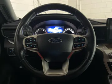 2022 Ford Explorer - image 17