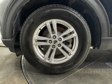 2022 Ford Explorer - image 6